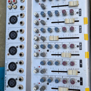 베링거 MXB1002 오디오 믹서