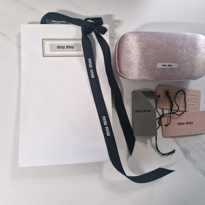 미우미우 선글라스 케이스 쇼핑백팝니다