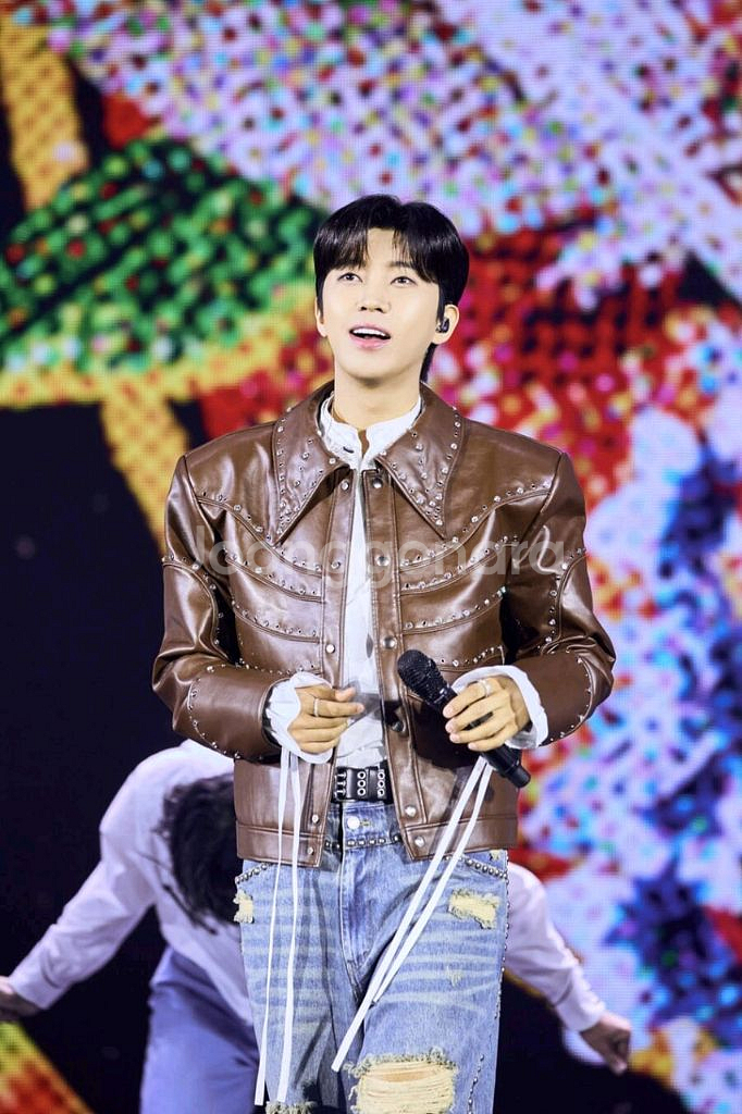 임영웅 4인석 / 중간블럭 명당--0