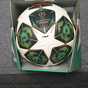 아디다스 챔스 축구공 매치볼 이미지