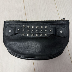 알렉산더 맥퀸 파우치 팝니다