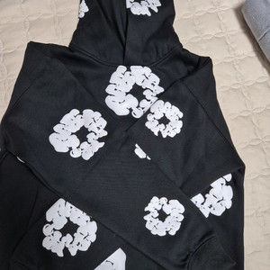 데님티어스 후드티 이미지