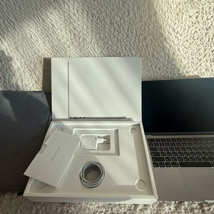 맥북에어m2 16g 512g 배터리 99%+케이스+라이노 허브