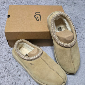어그 UGG 타스만 슬리퍼 샌드(연베이지) 새상품급