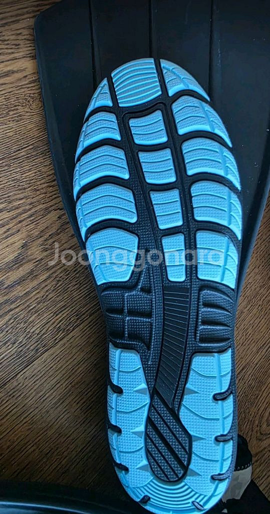 듀얼브레서 오리발 250mm 판매합니다.--2