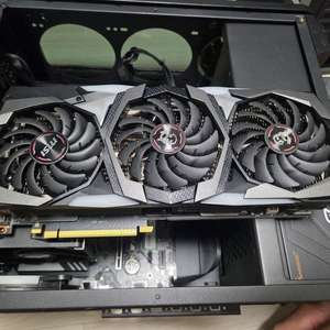 고성능 게이밍 PC 반본체