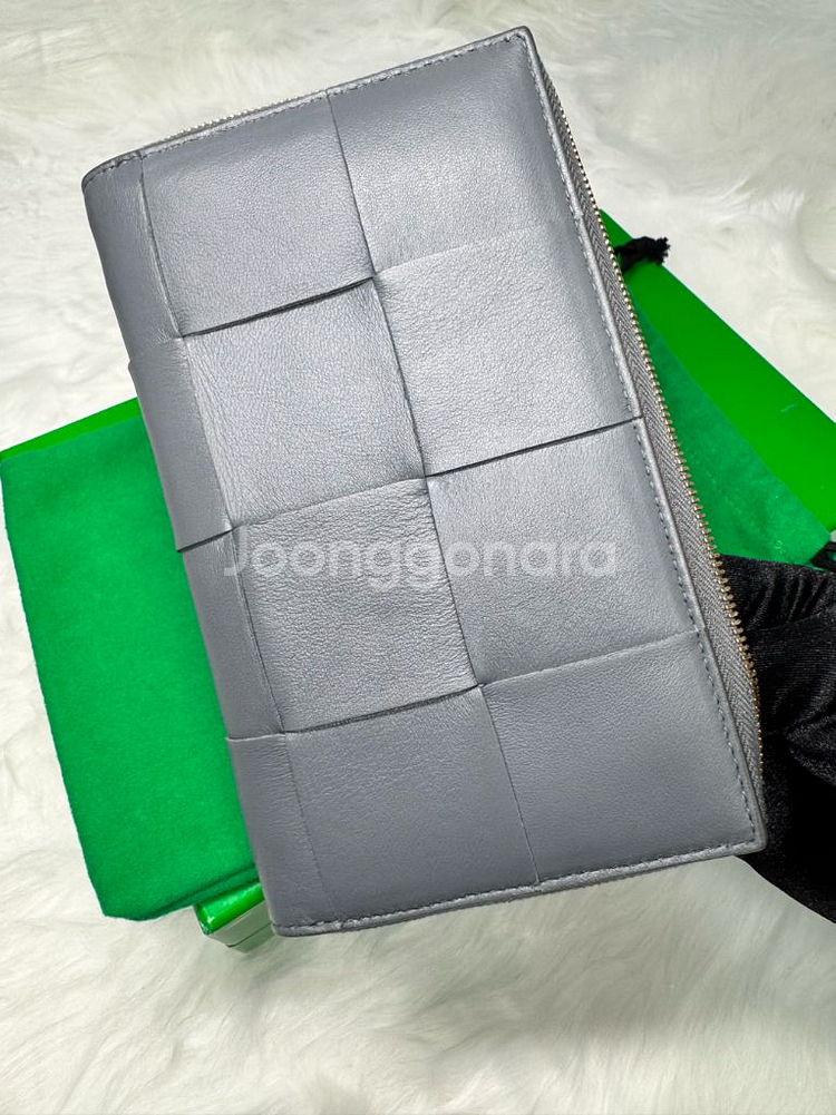 보테가베네타 카세트 지퍼 어라운드 지갑--4