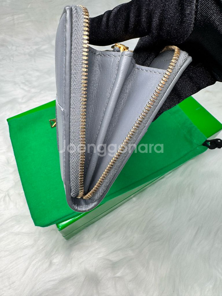 보테가베네타 카세트 지퍼 어라운드 지갑--5