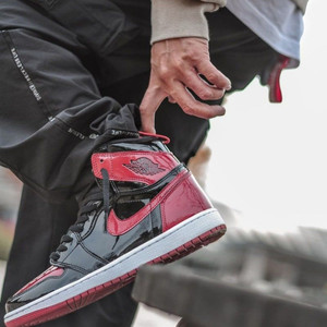 나이키 조던1하이 브레드페이던트 285 새제품