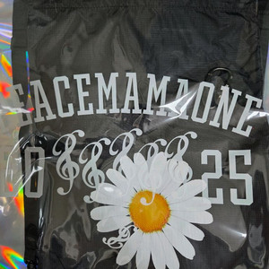 새상품)지디 피스마이너스원 마마 콜라보 제품(의류, 잡화 등) 판매