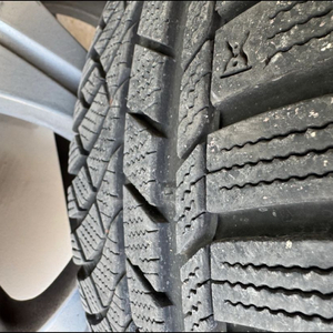 245/45/18 윈터타이어 휠