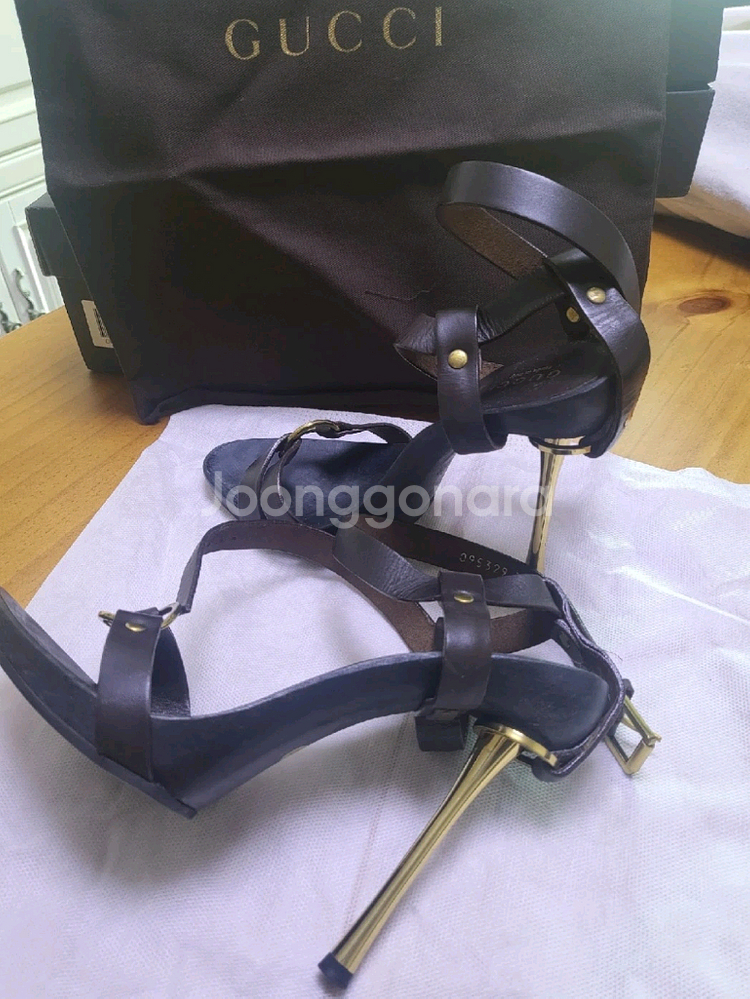 구찌 여성 샌들 40사이즈ㅡ신세계구매 거의새거--0