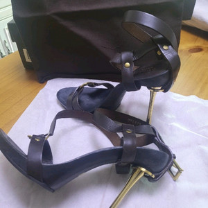 구찌 여성 샌들 40사이즈ㅡ신세계구매 거의새거