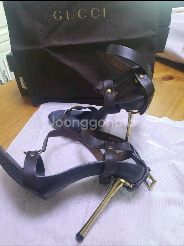 구찌 여성 샌들 40사이즈ㅡ신세계구매 거의새거--1