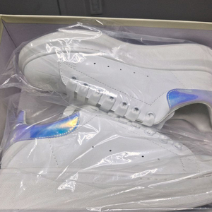 알렉산더맥퀸 오버솔 스니커즈 화이트 홀로그램탭 [급매]