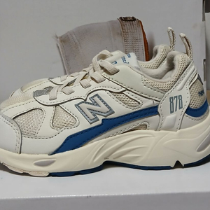 뉴발란스키즈878 170화이트블루 운동화.