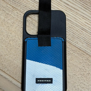 프라이탁 아이폰15 프로 카드지갑 케이스