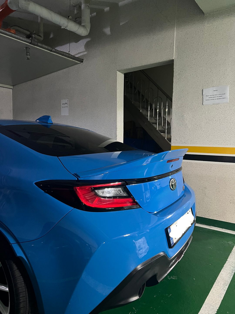 GR86 TRD 스타일 스포일러 팝니다 이미지