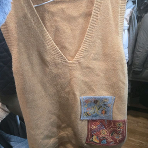 패치워크 니트 베스트