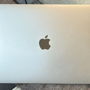 맥북에어 2020 m1 팝니다.