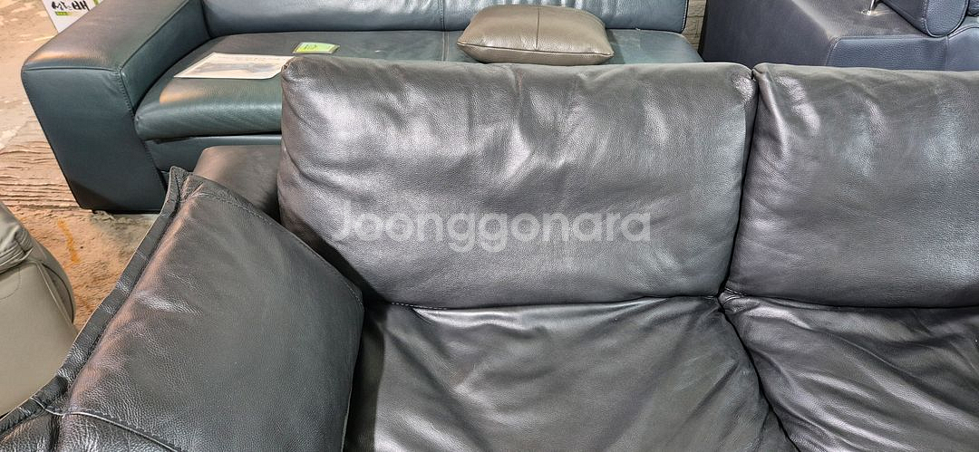 체리쉬 마에스트로 이태리 천연 통가죽 3인 소파+스툴--6