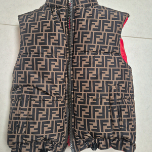 펜디패딩조끼 펜디키즈패딩조끼 10A 리버시블