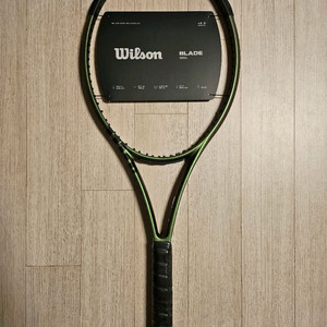 윌슨 블레이드 V8 테니스라켓 이미지