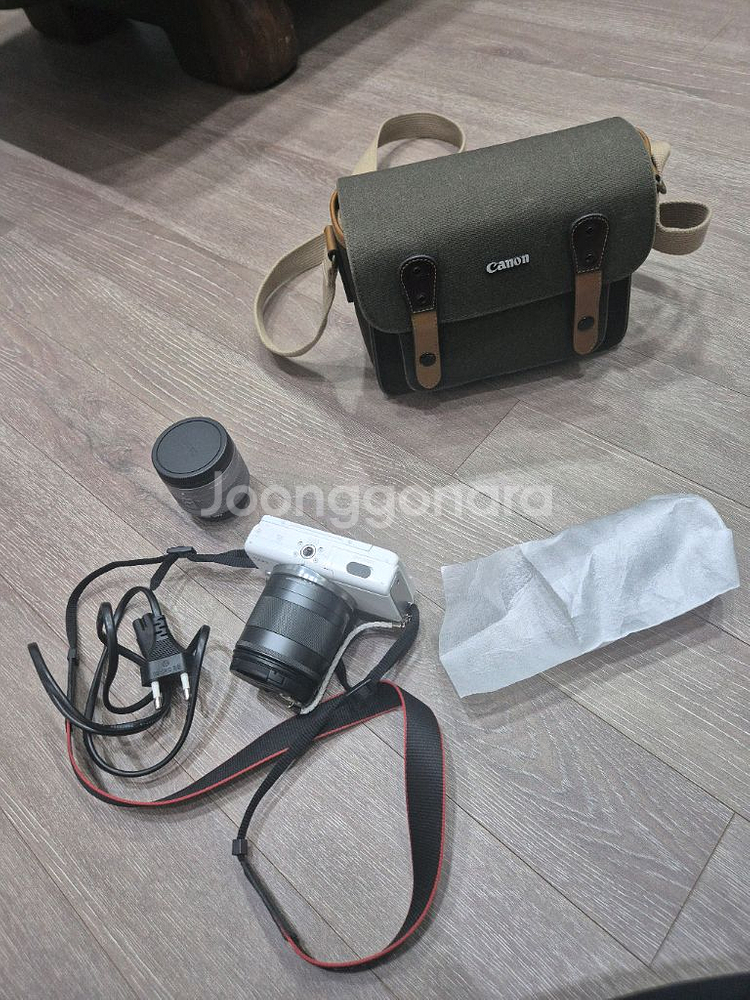 캐논EOS M100 15-45MM 11-22MM 세트팝니다--0