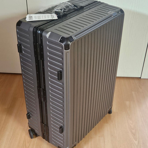 (새상품) Cordix 코르딕스 론 캐리어 다크그레이 28인치 판매합니다.