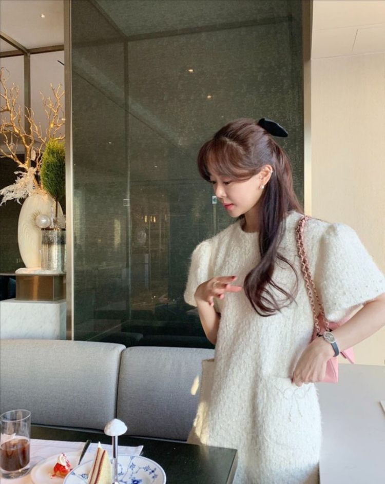 바이씨니 by ssiny 리본진주원피스 부클 퍼 반팔 퍼프 플레어 셀프웨딩 생일룩 연팔룩 파티룩 이미지