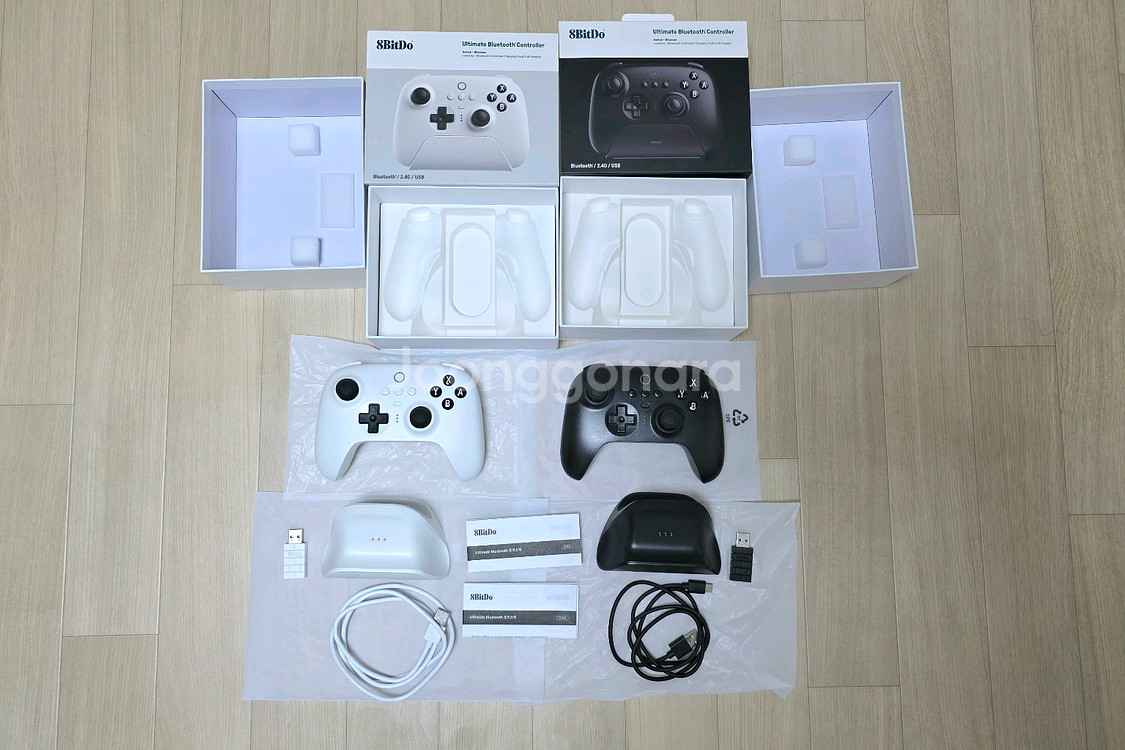 8BitDo 얼티메이트 블루투스 컨트롤러 블랙&화이트 NS--1