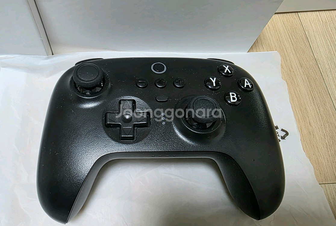 8BitDo 얼티메이트 블루투스 컨트롤러 블랙&화이트 NS--4