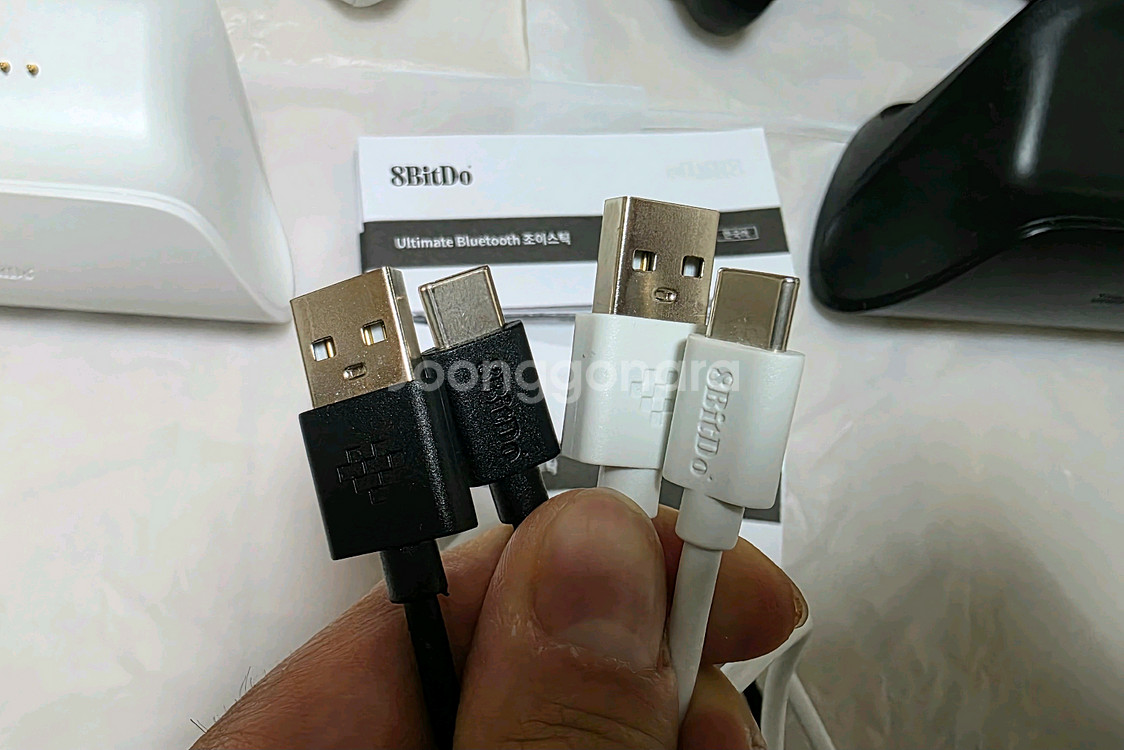 8BitDo 얼티메이트 블루투스 컨트롤러 블랙&화이트 NS--5