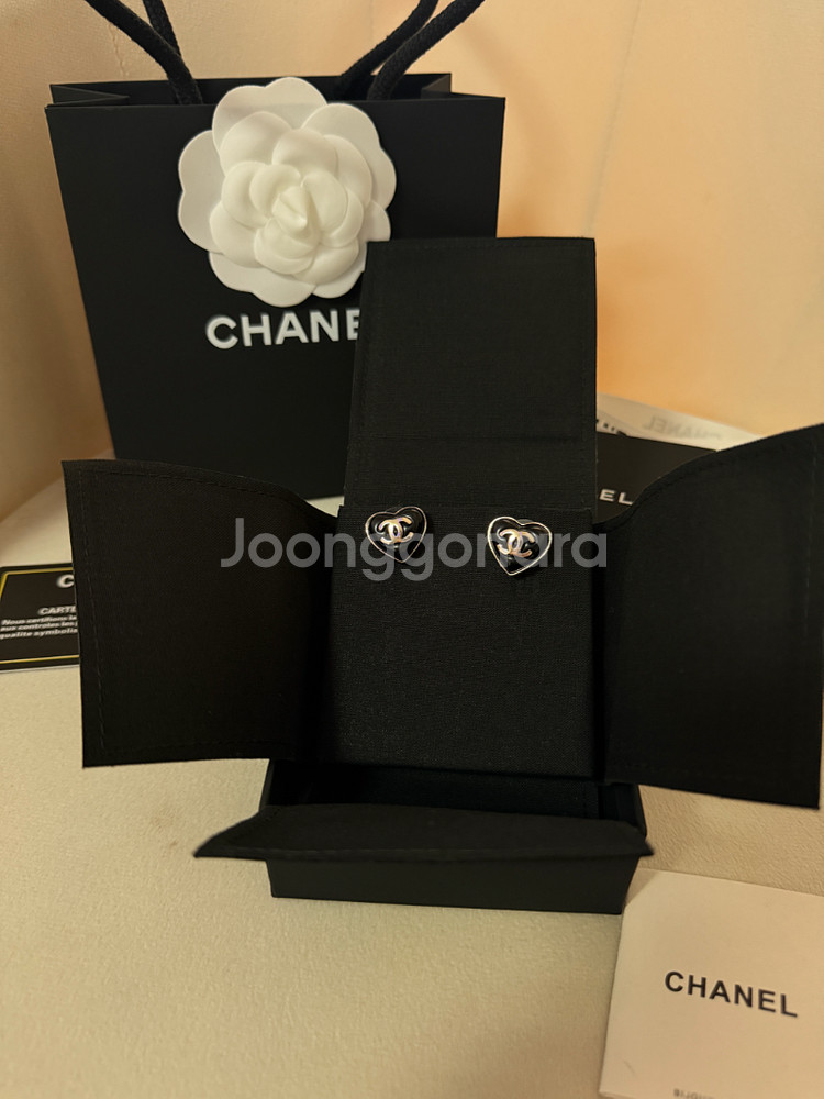 샤넬 하트 CC로고 귀걸이 풀박스--0