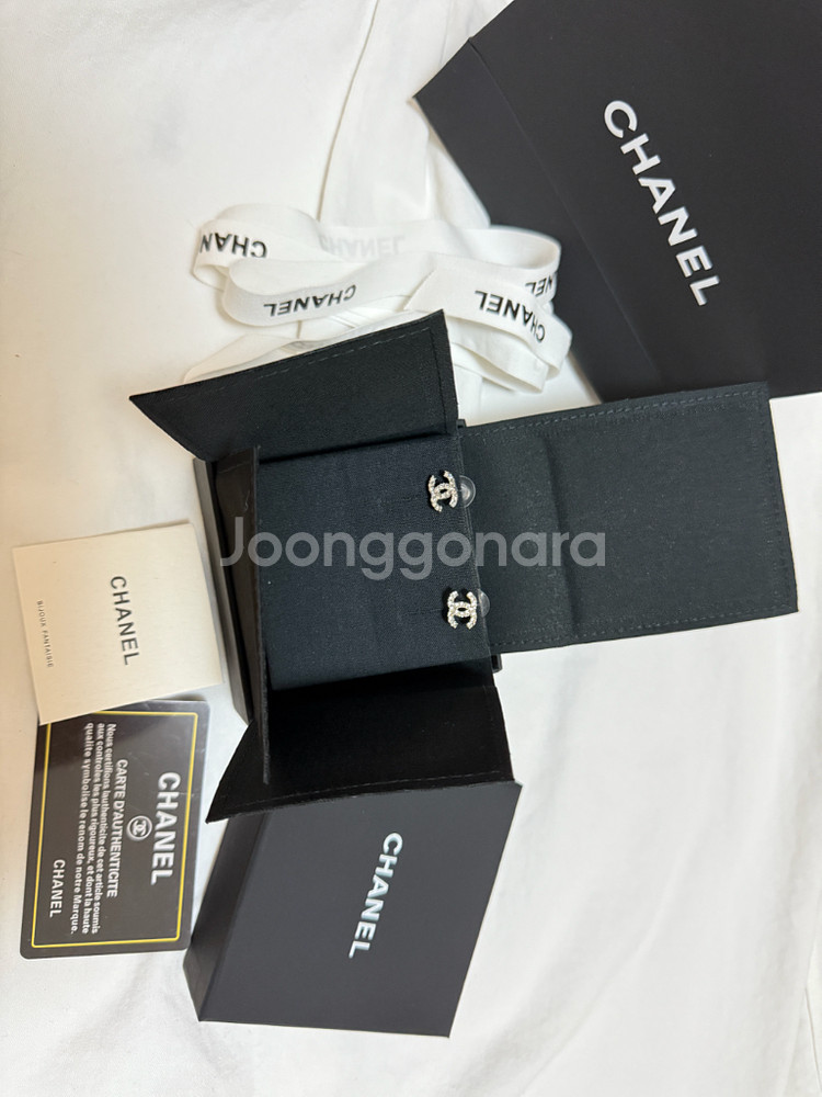 샤넬 CC 로고 귀걸이 풀박스--1