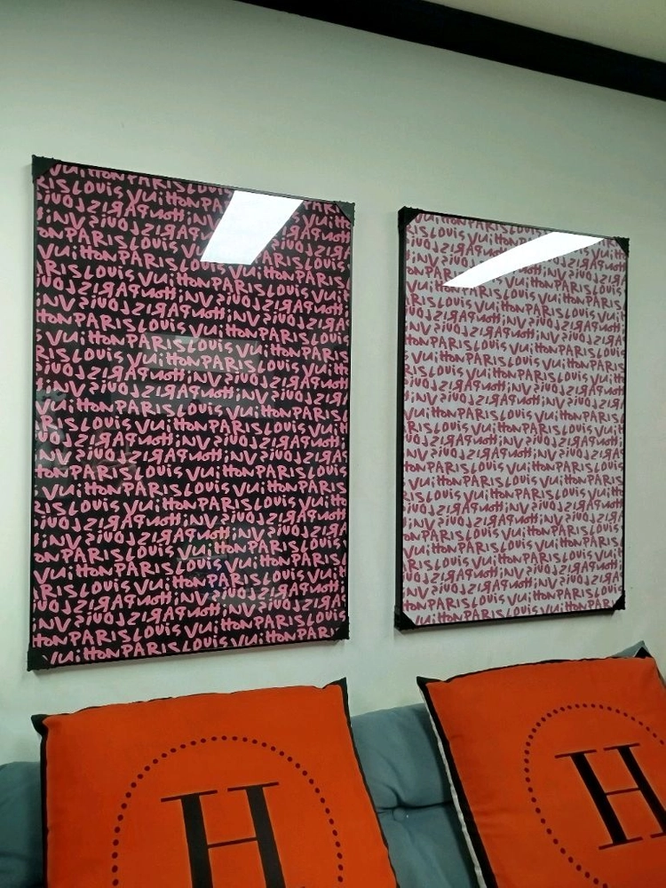 루이비통 모노그램 대형 그림액자 그림 액자 팝아트 인테리어소품 명품그림 명품액자 꽃 선물 가방 지갑 카드지갑 구두 이미지
