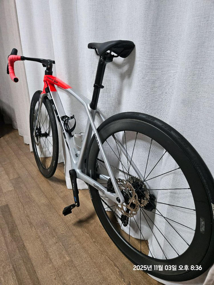 2024 트렉 에몬다 SL6 이미지