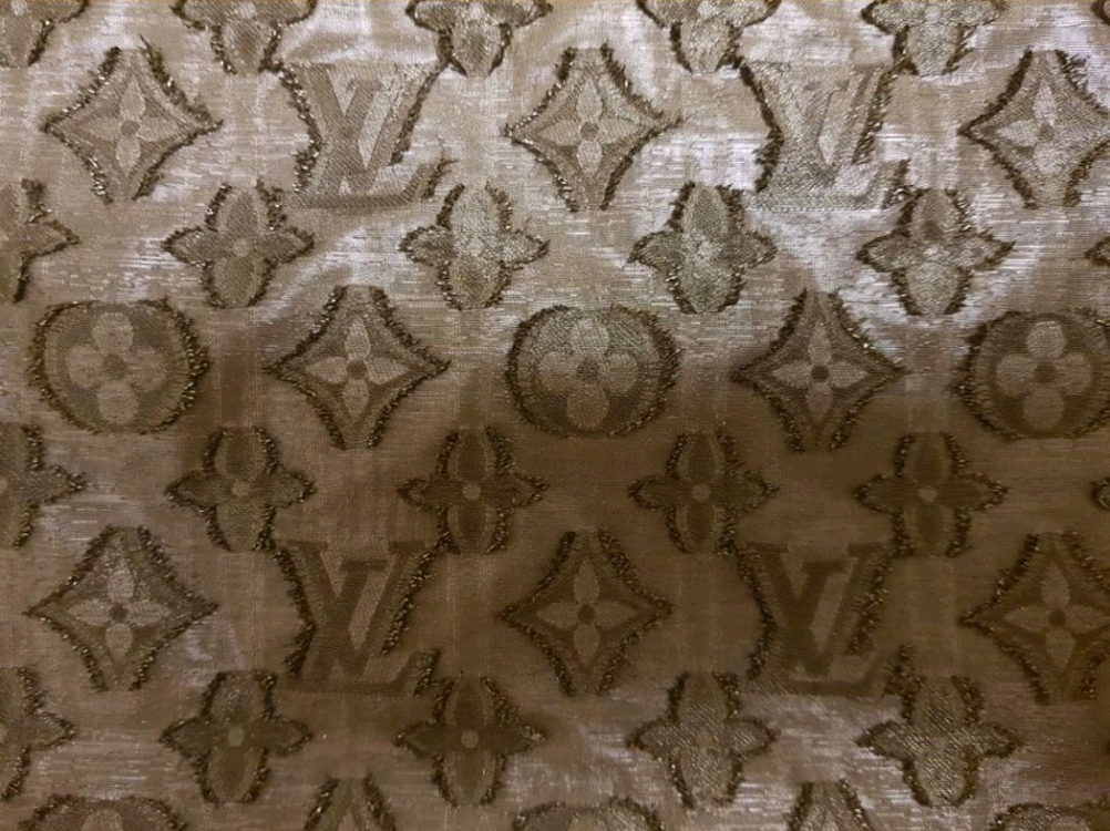 루이뷔통 실크클러치--1