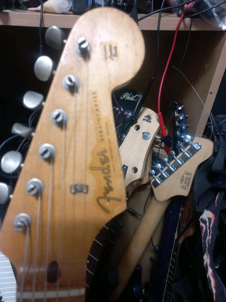 펜더 스토라케스터 56년산 일렉기타 이미지