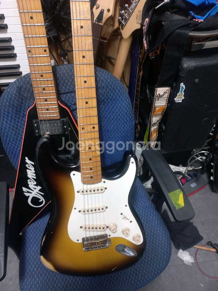 펜더 스토라케스터 56년산 일렉기타--4