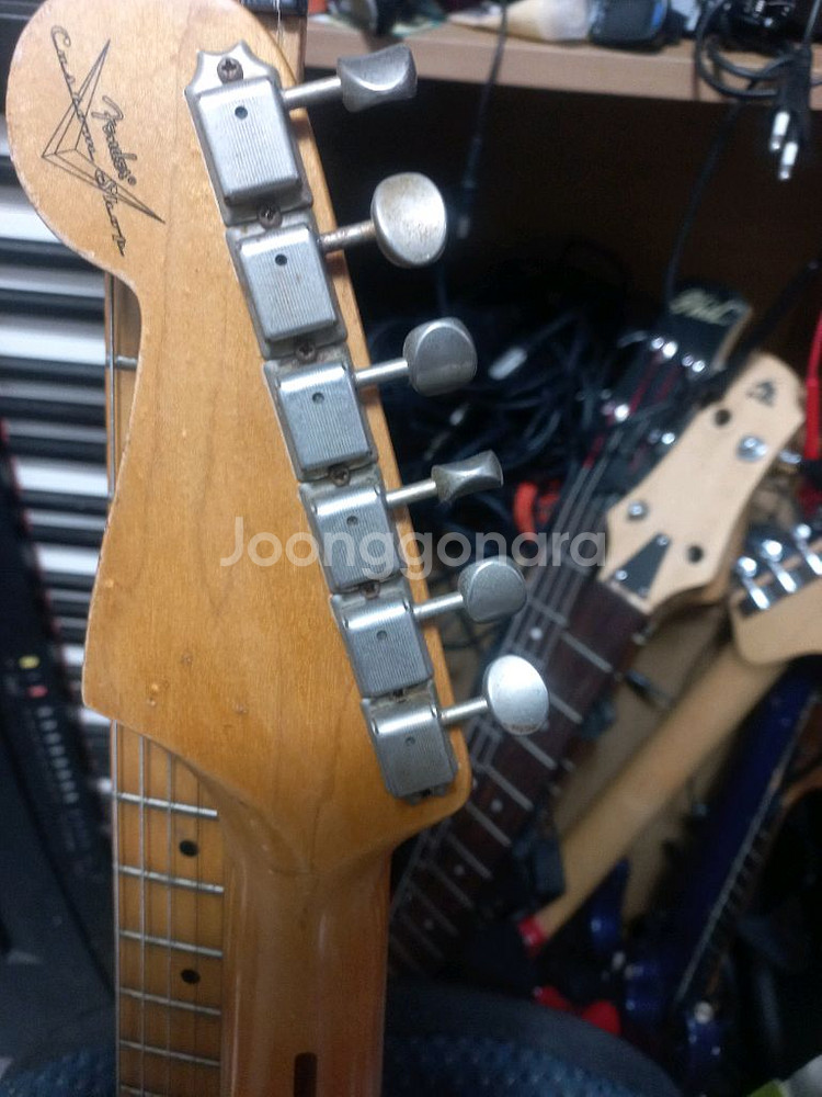 펜더 스토라케스터 56년산 일렉기타--5