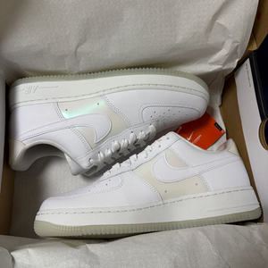 나이키 에어포스1 로우 미착용 새제품 (270) 판매합니다.