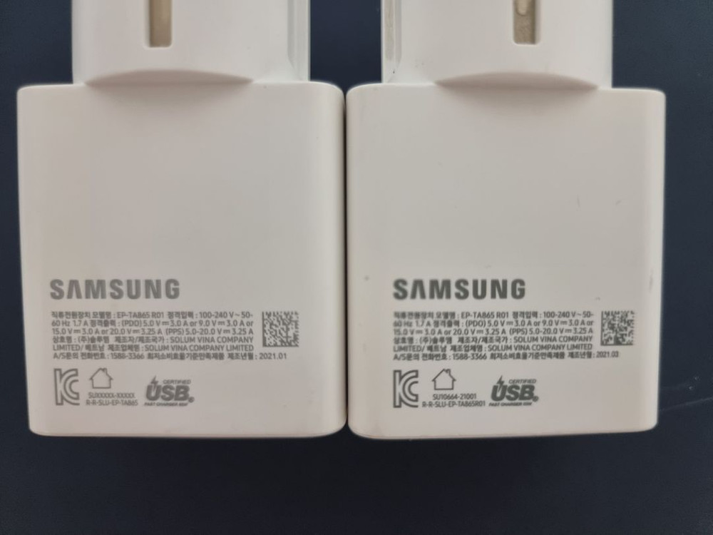 삼성65W C타입 노트북 충전기 EP-TA865 R01--1