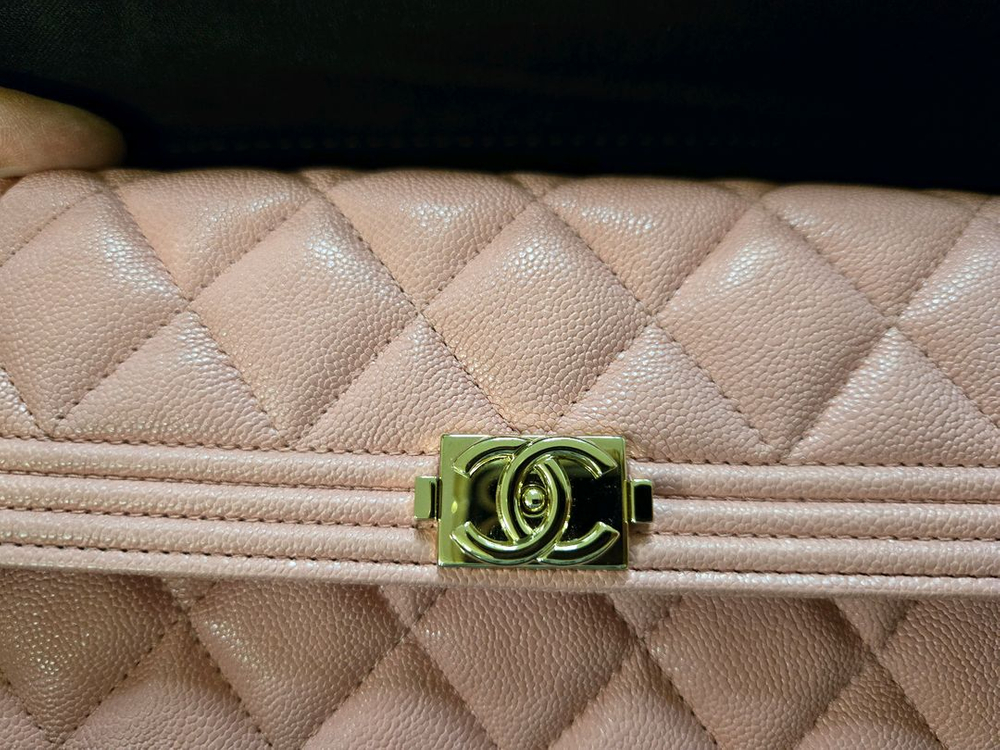 샤넬 보이 핑크 캐비어 장지갑--2