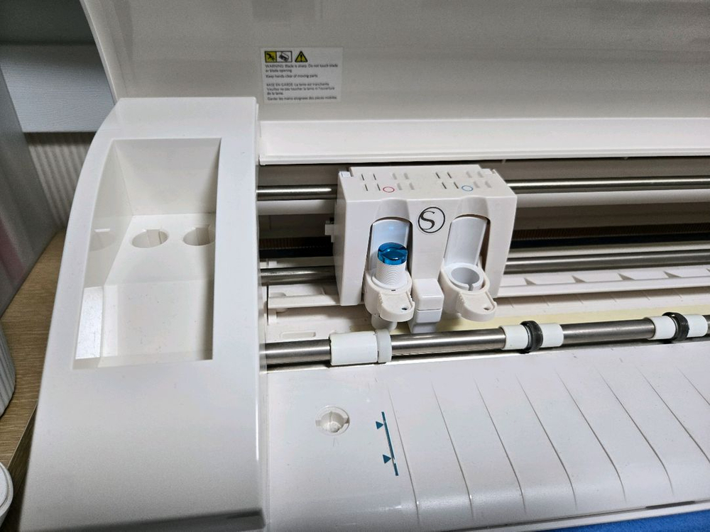 실루엣 카메오3 커터기외(칼날,매트,롤피더,시트지 다량)--2