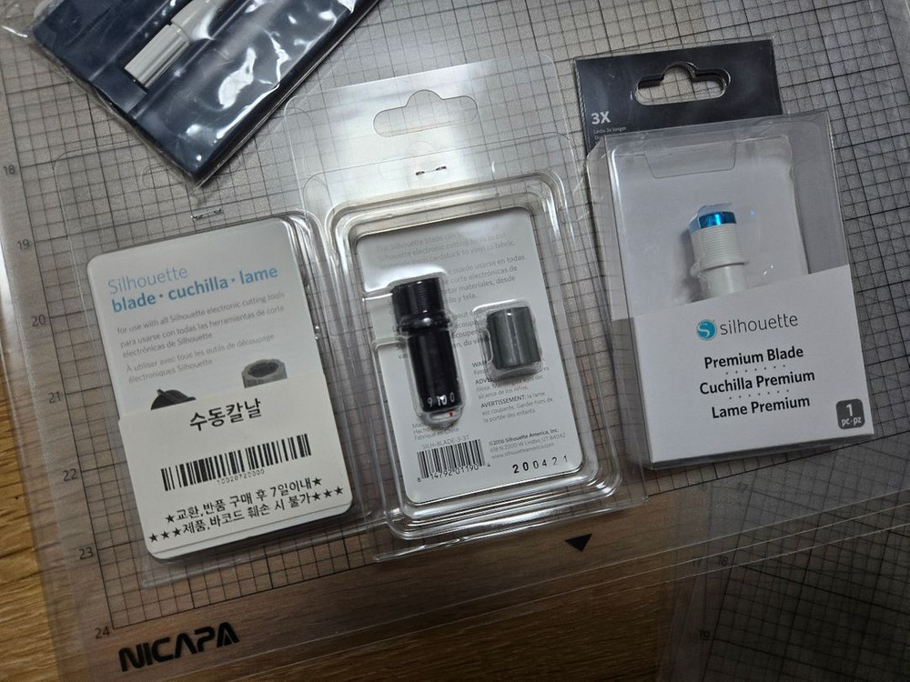 실루엣 카메오3 커터기외(칼날,매트,롤피더,시트지 다량)--5