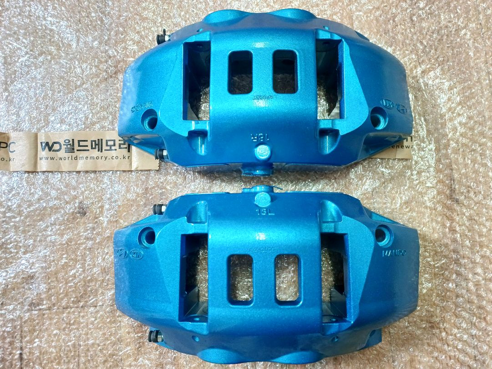 eq900 캘리퍼 18인치용 4피스톤 브레이크 이미지