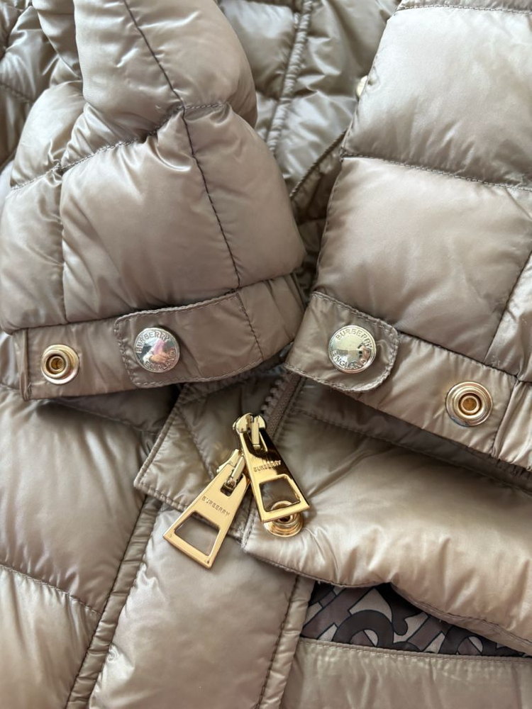 버버리 여성 경량 다운 패딩(사이즈 1)--1