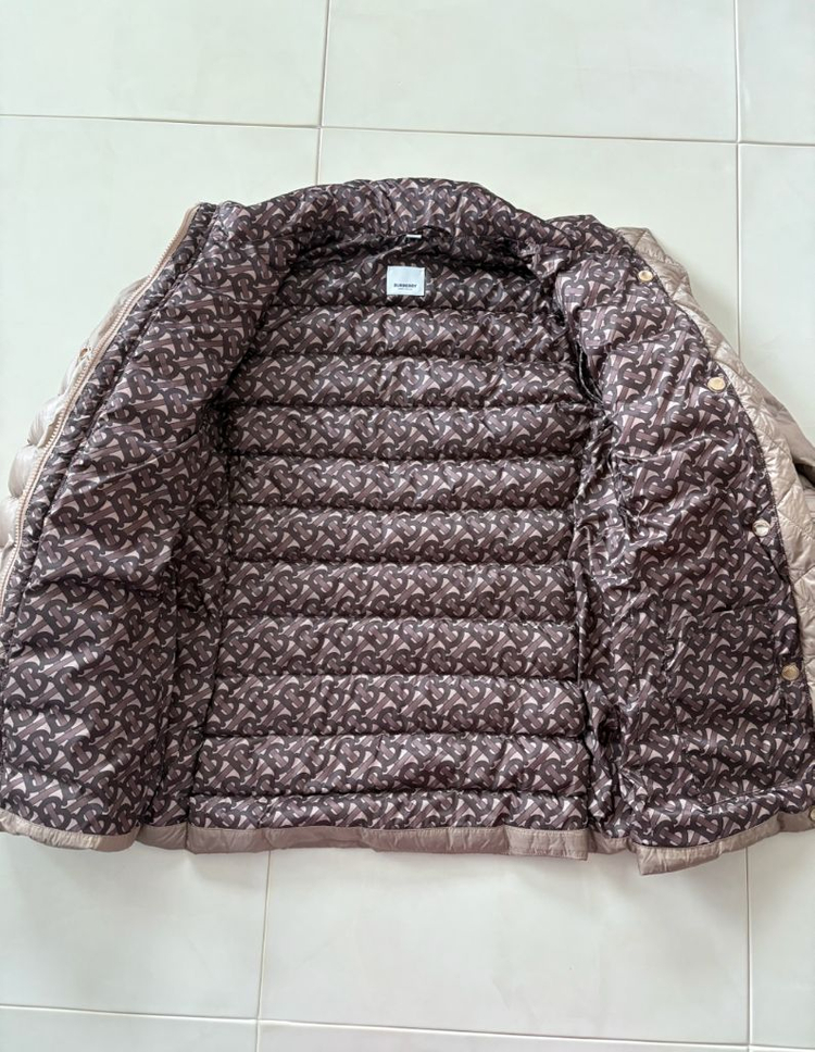 버버리 여성 경량 다운 패딩(사이즈 1)--3