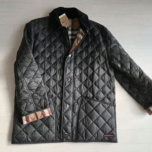 버버리 퀼팅패딩 자켓 M사이즈 새상품